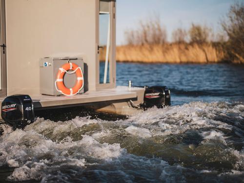 aanschaffen van een houseboat